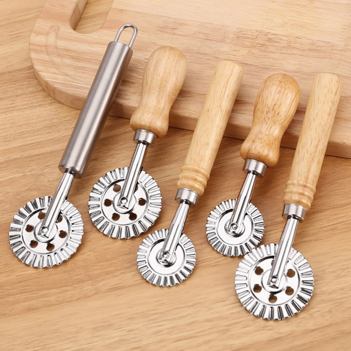 Multi-Functional Baking Cutter Pastry Edge Rolling Tool Zinc Alloy Pizza Knife Lace Roller Knife Portable Hand Baking Small Tool