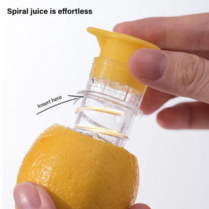 Portable Lemon Squeezer Plastic Resuable Lightweight Juices Reamer Washable Manual Juices Reamer Built in Filter