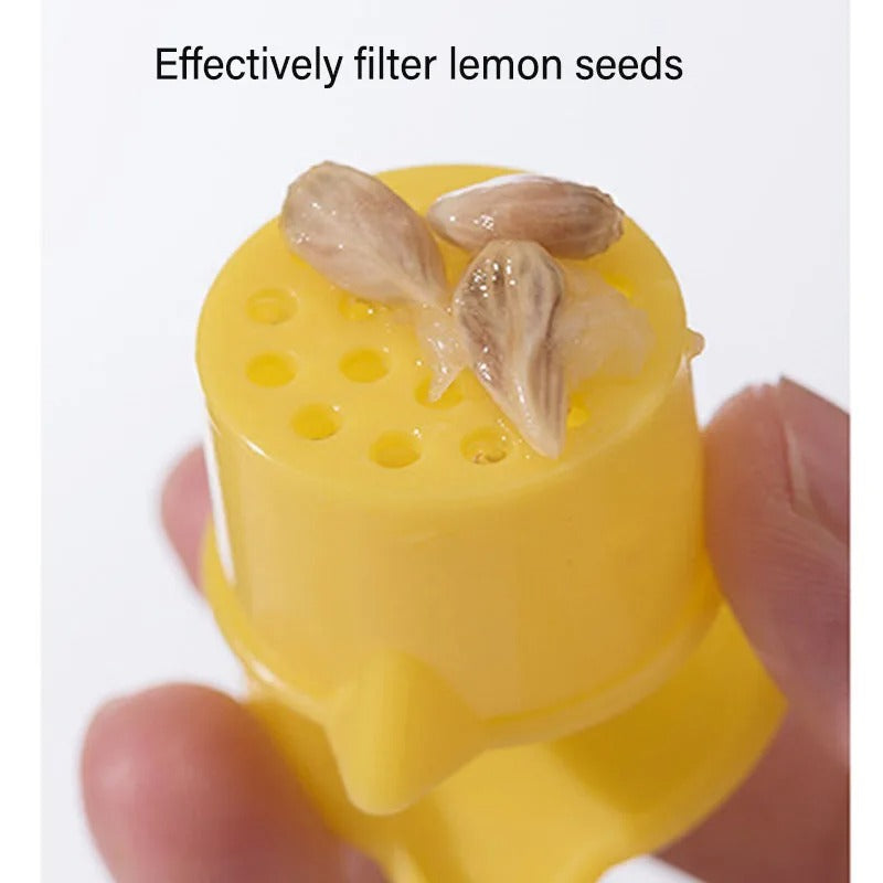 Portable Lemon Squeezer Plastic Resuable Lightweight Juices Reamer Washable Manual Juices Reamer Built in Filter